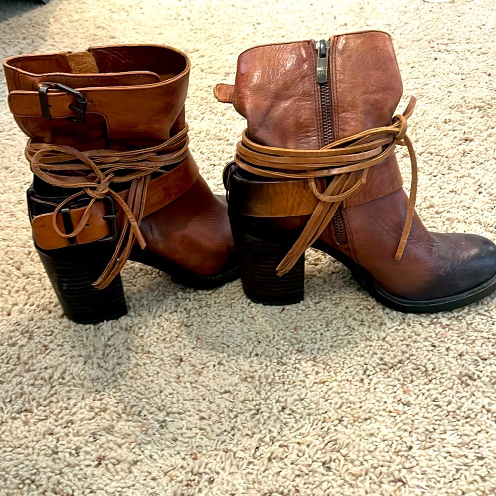 Super cute leather boots